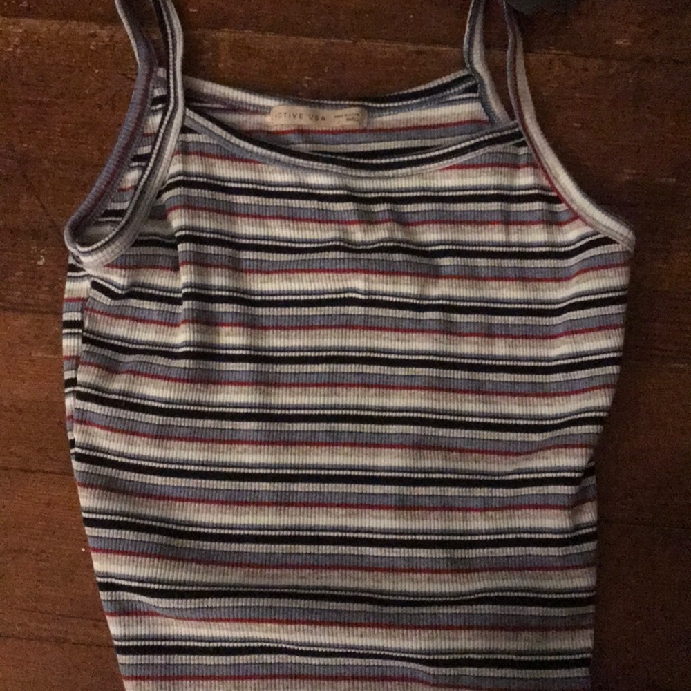 Form fitting tank